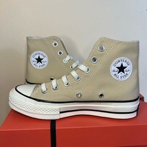 Converse Chuck 70 Hi Oat milk/egret/black size 3 boys - size 5 women’s